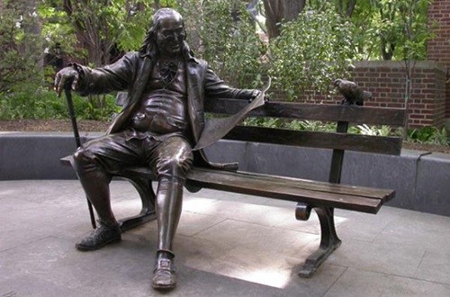 Ben Franklin on bench statue